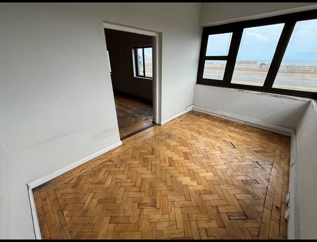 176M² OFFICE TO LET IN PAARDEN EILAND